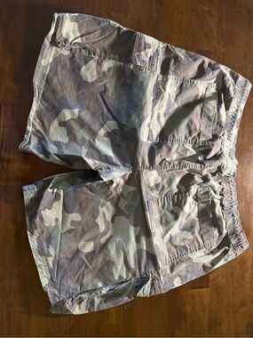 No Boundaries Men's Camouflage Cargo Shorts - Olive & Tan